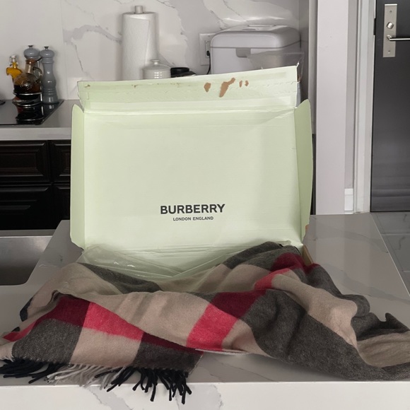 Burberry Scarf Cashmere